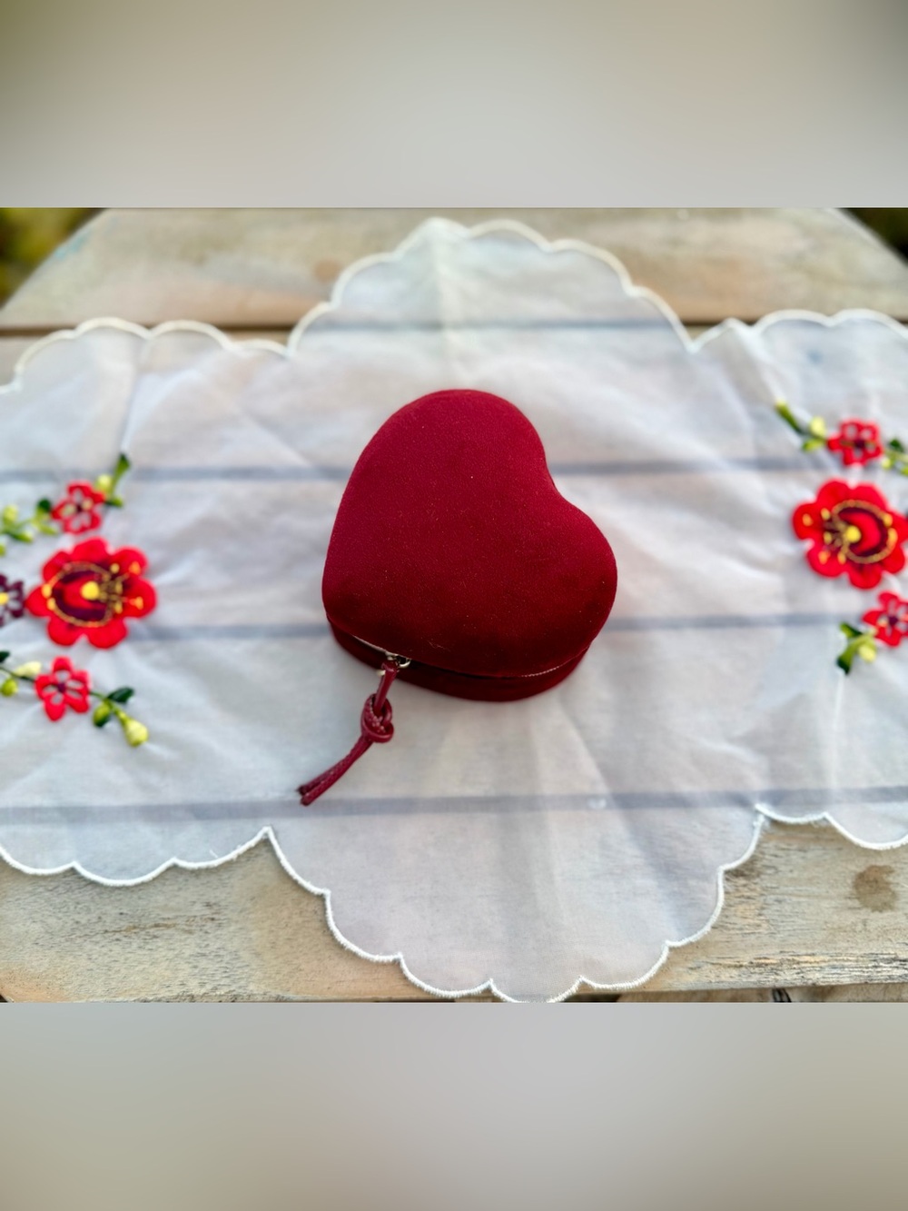 Heart-Shaped Velvet Mini Jewelry Case in Burgundy